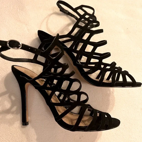 Express black suede like strappy 4 inch heel size 7 NWOT - Picture 2 of 4